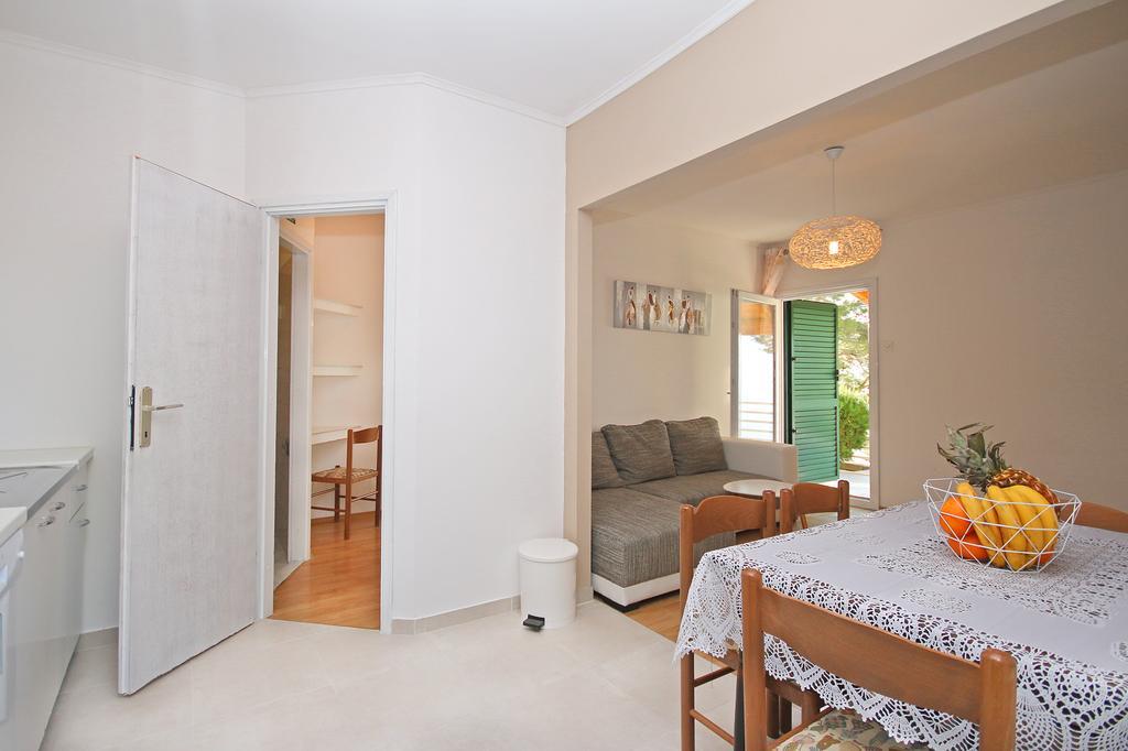 Brela Beach House Bagian luar foto